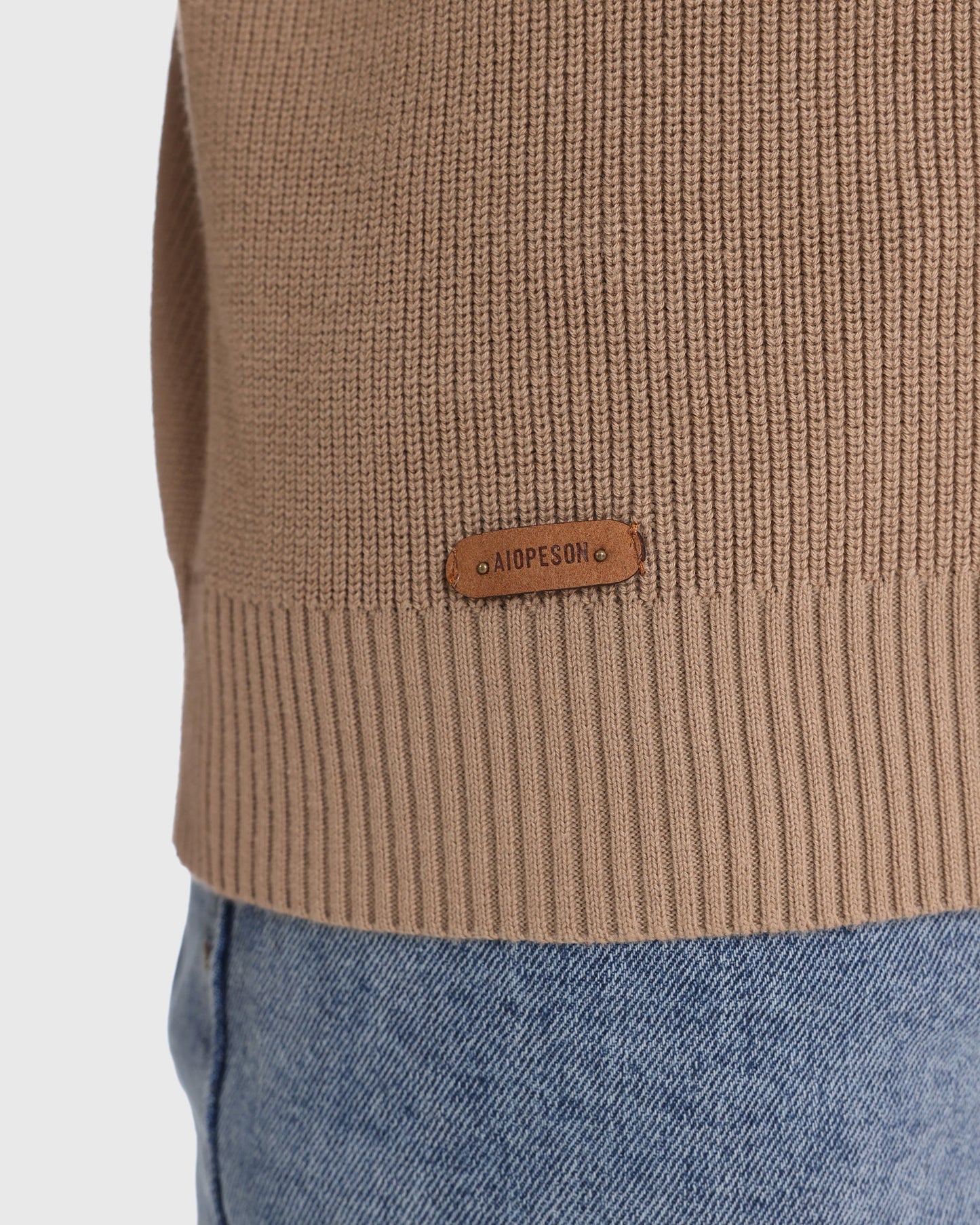 Sweater tejido con botones