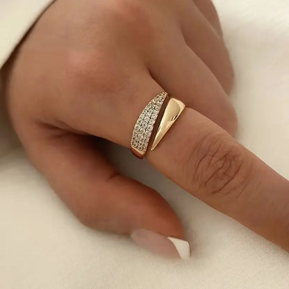 Elegante anillo con piedras brillantes (1+1 GRATIS)