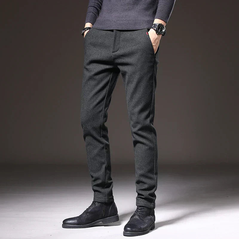 Pantalon ajustado elegante