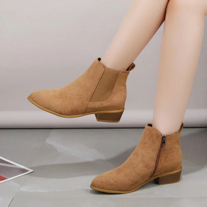 Botin taco bajo de gamuza