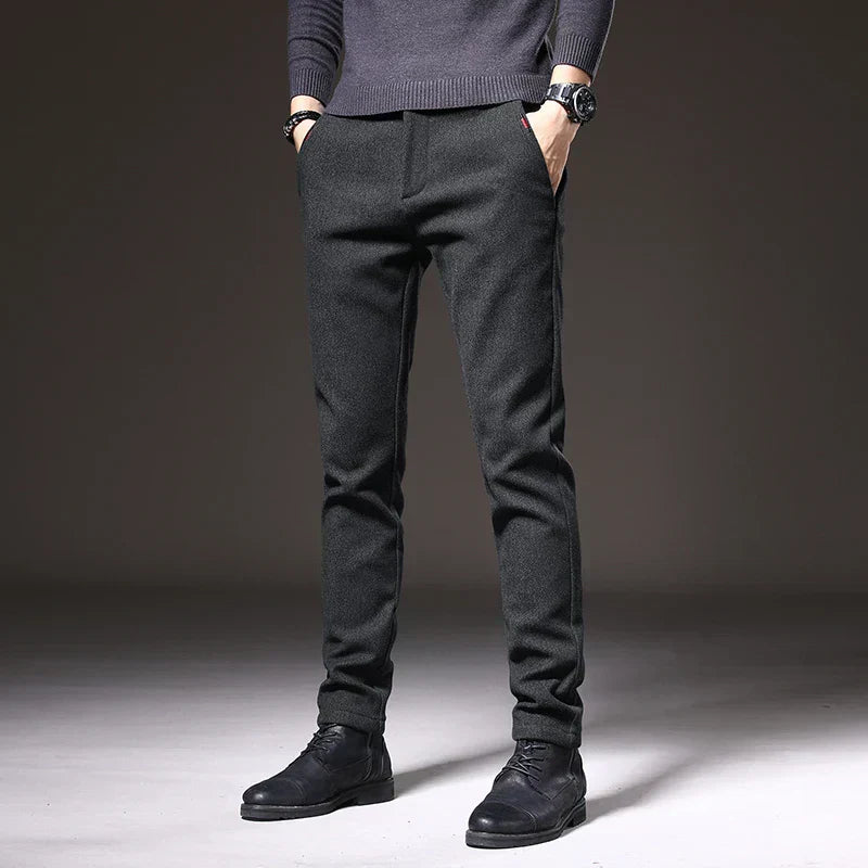 Pantalon ajustado elegante