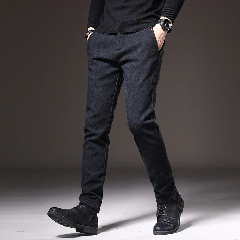 Pantalon ajustado elegante