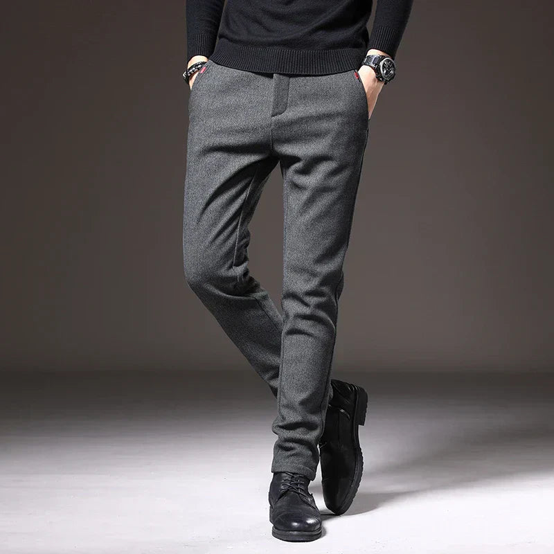 Pantalon ajustado elegante